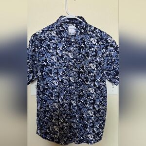 Hollister Men's Navy Camouflage Button Down Shirt